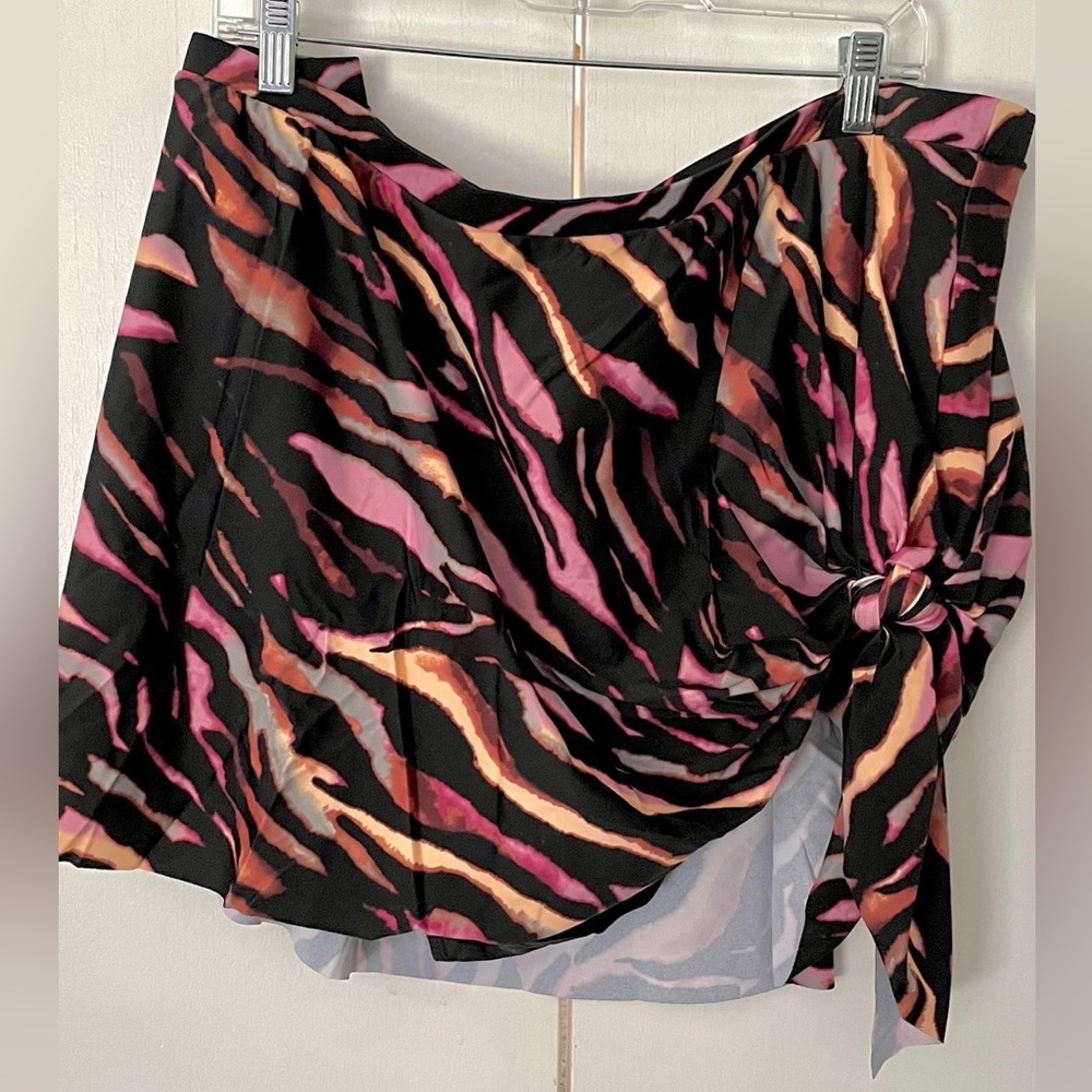 Torrid size 5 swim skirt